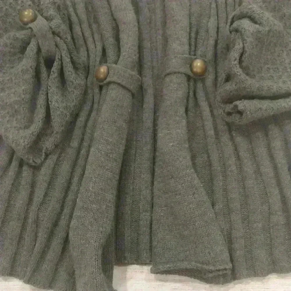 Carolyn Taylor Cardigan Sweater - Picture 3 of 9